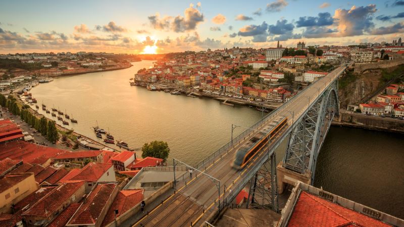 7 Perjalanan Sehari Terbaik dari Porto, Portugal